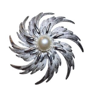 Sarah Coventry Silver Tone Swirling Pinwheel Brooch  with Faux Pearl Vintage